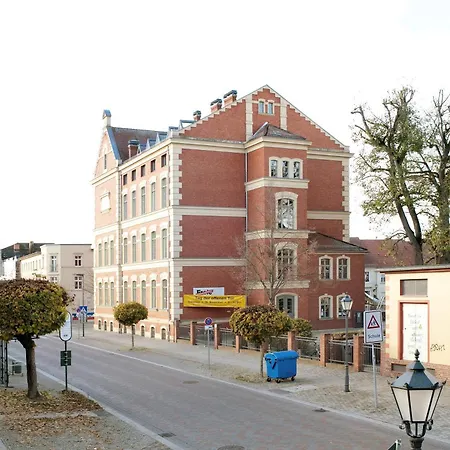 Schoene Altstadtwohnung In * 诺伊鲁平