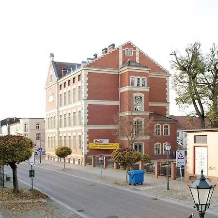 شقة Schoene Altstadtwohnung In نيوروبين